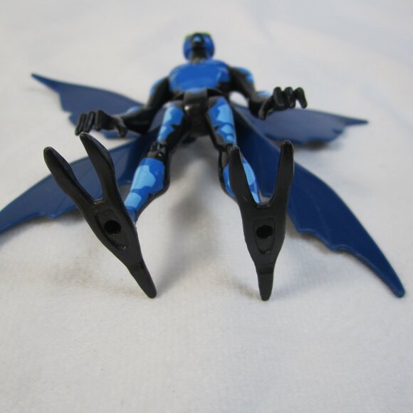 Ben 10 Alien Force Big Chill 4" Blue Action Figure - Picture 4 of 11